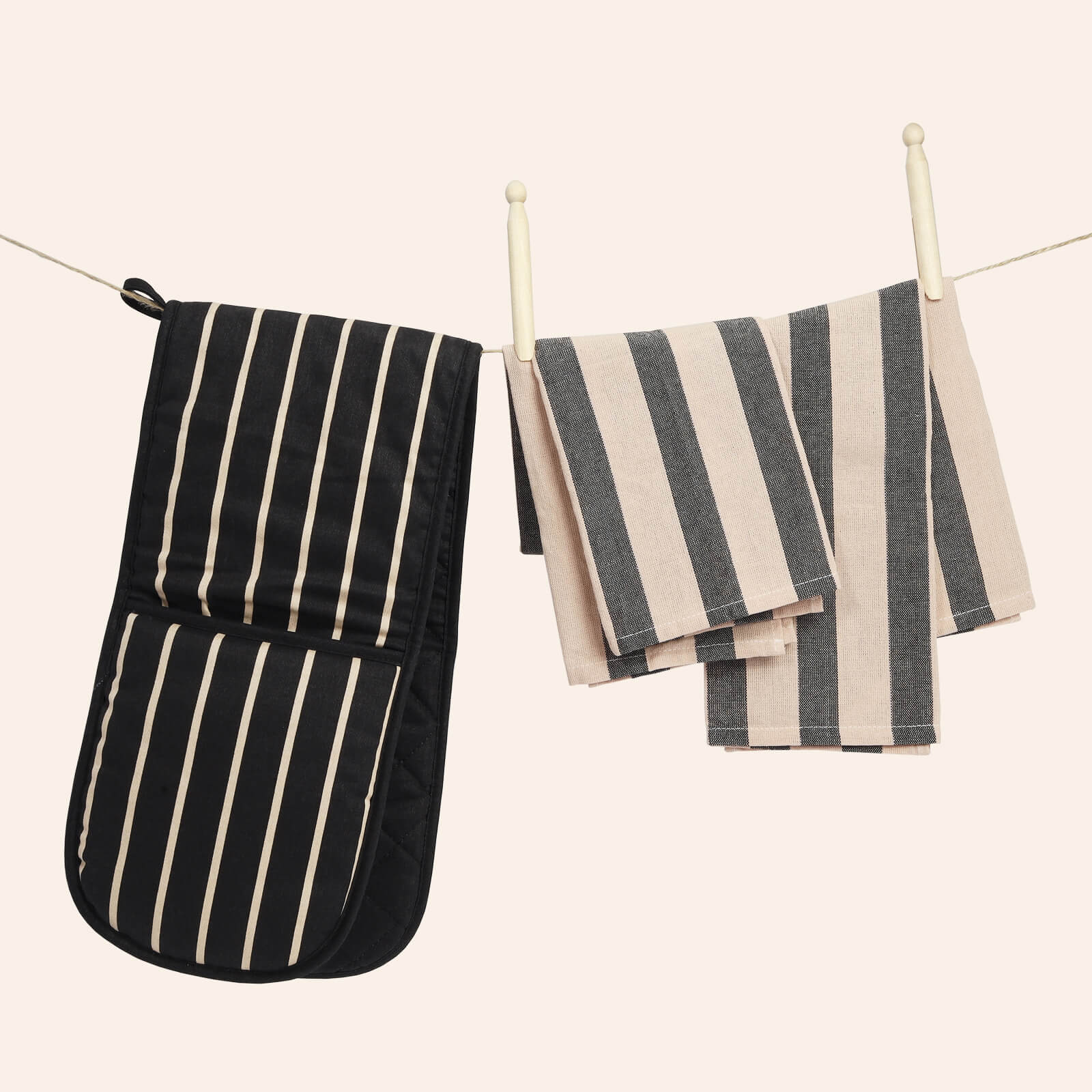 Oven Glove Set & Tea Towels