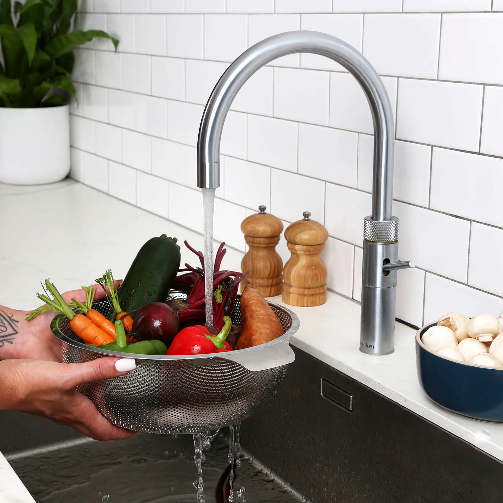 Mixing Bowl and Mesh Colander Set